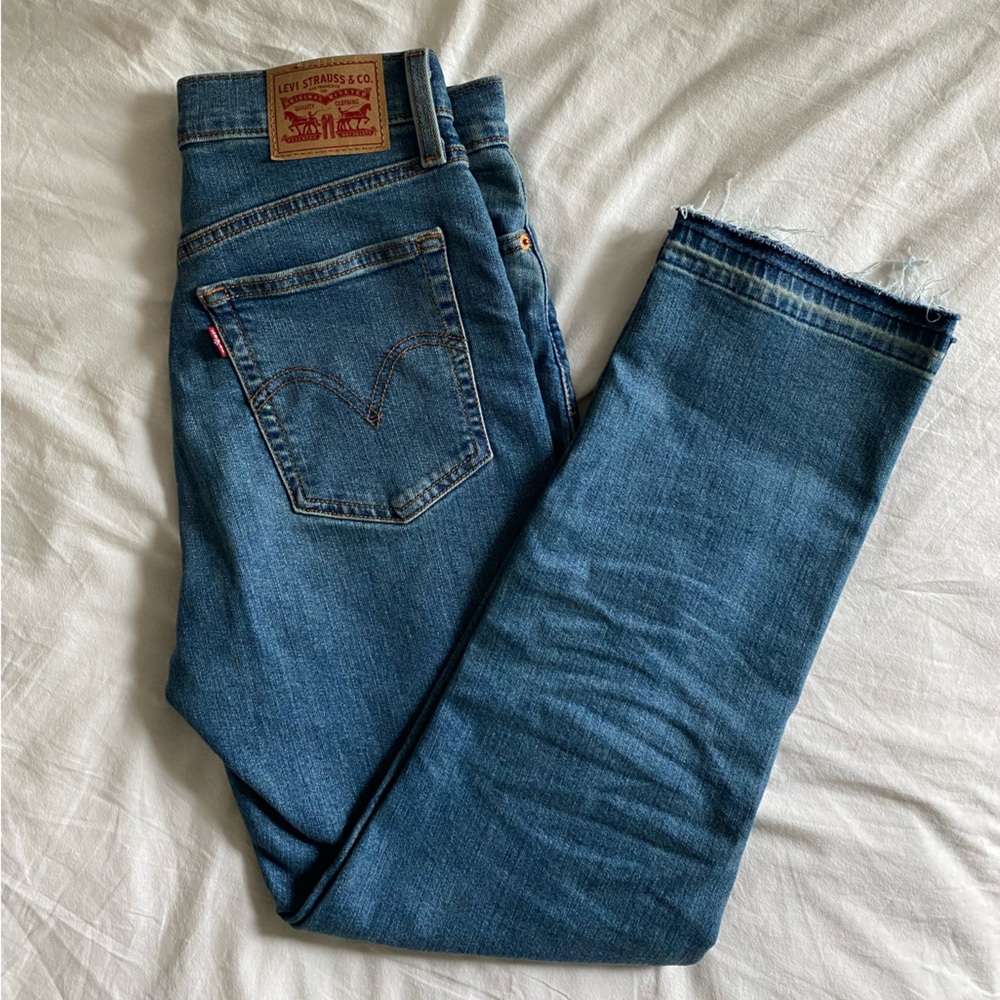 Levi’s womens wedgie straight jeans